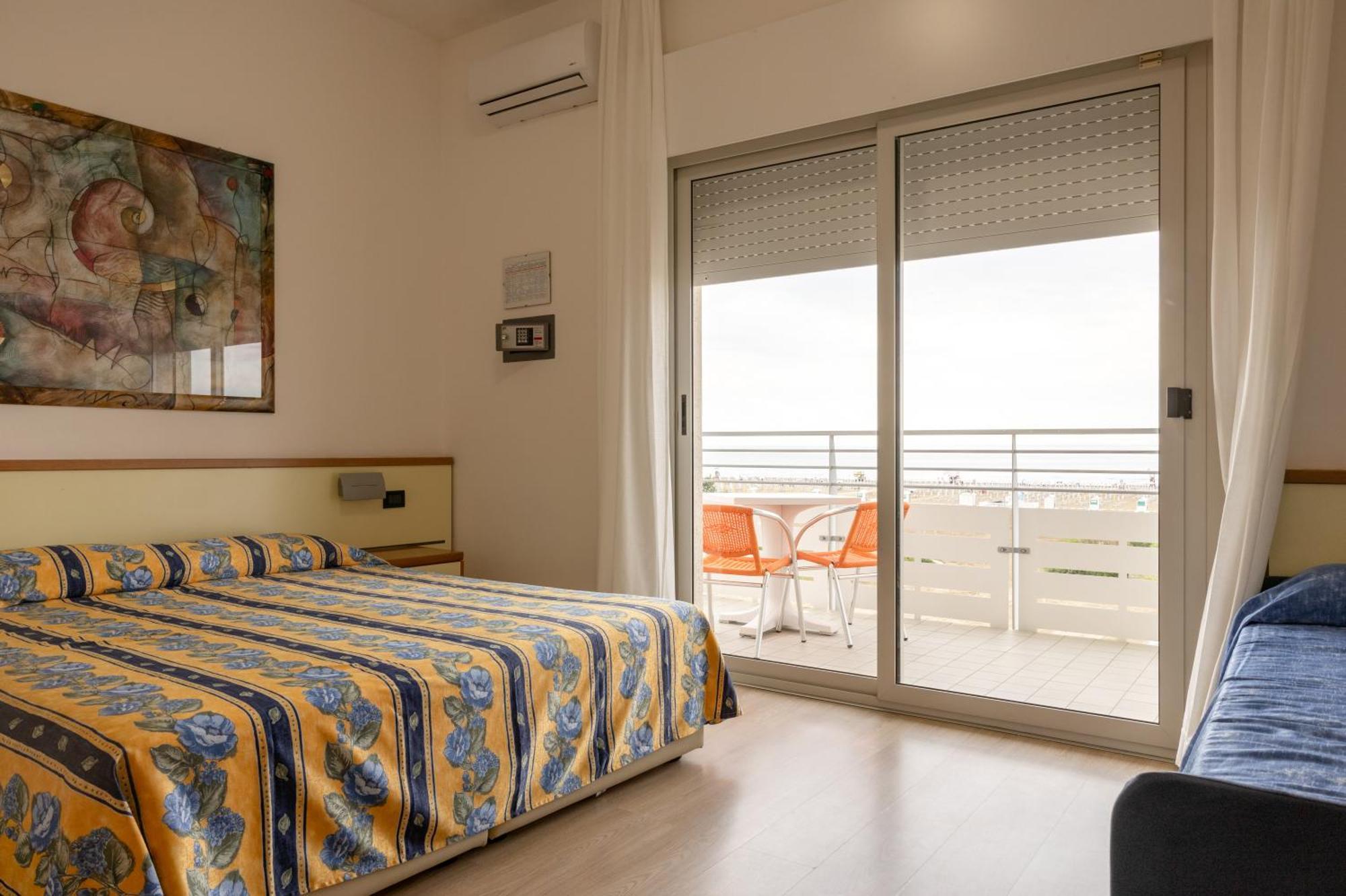 Continental Hotel 3*